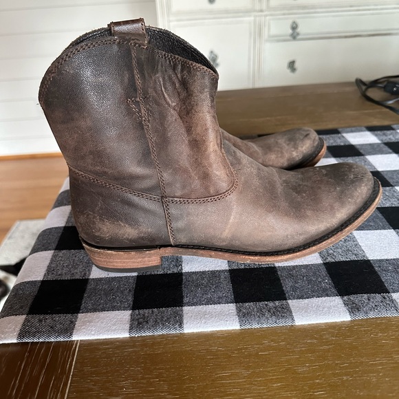 Lucky Brand Leather Bootie - Picture 2 of 5